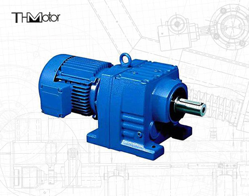 Động cơ DC điện áp IP54/IP55 Tiêu chuẩn bảo vệ 4/6 Cột 1000-12000kw Cánh rỗng / Cánh rỗng